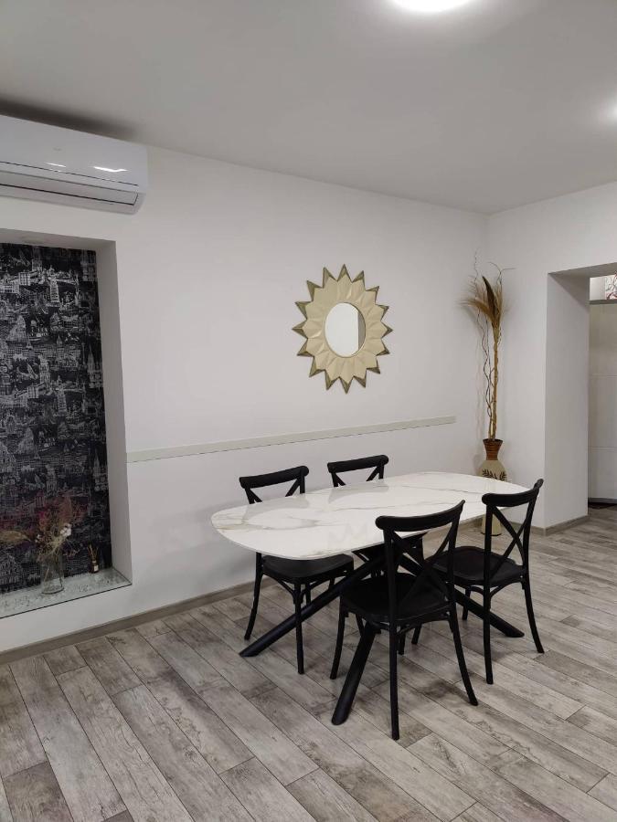 Modern Apartment In The Center With The View Of The Majestic Ararat Jerevan Exteriör bild